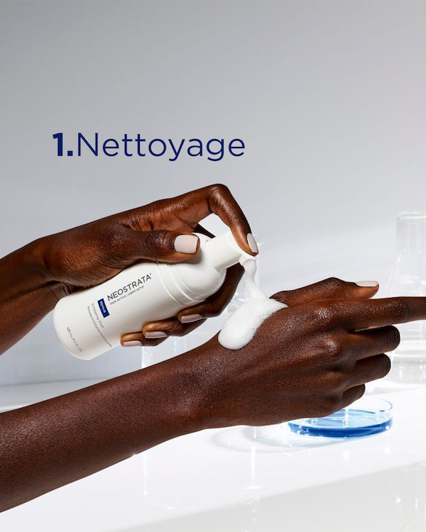 Étape 1 - Nettoyage et exfoliation de la peau